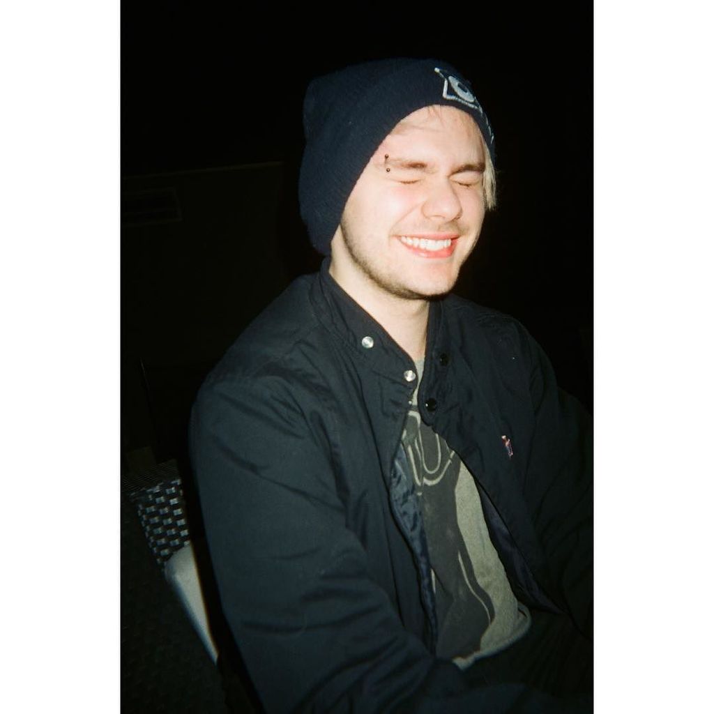 ohnogeena's tweet photo. "michael took out his piercing"
*michael posts pic with piercing in* 
So Whats The Truth
#RIPMichaelsEyebrowPiercing https://t.co/IJFrQFbArk