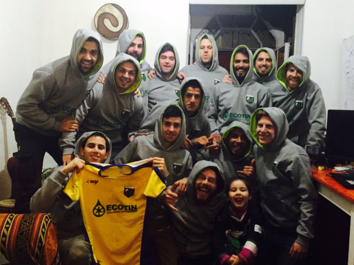 pichelasFC's tweet photo. ¡Salió guisolfo!

¡Gracias a ECOTIN por vestir al glorioso Pichelas FC! https://t.co/5xfEICnJu1