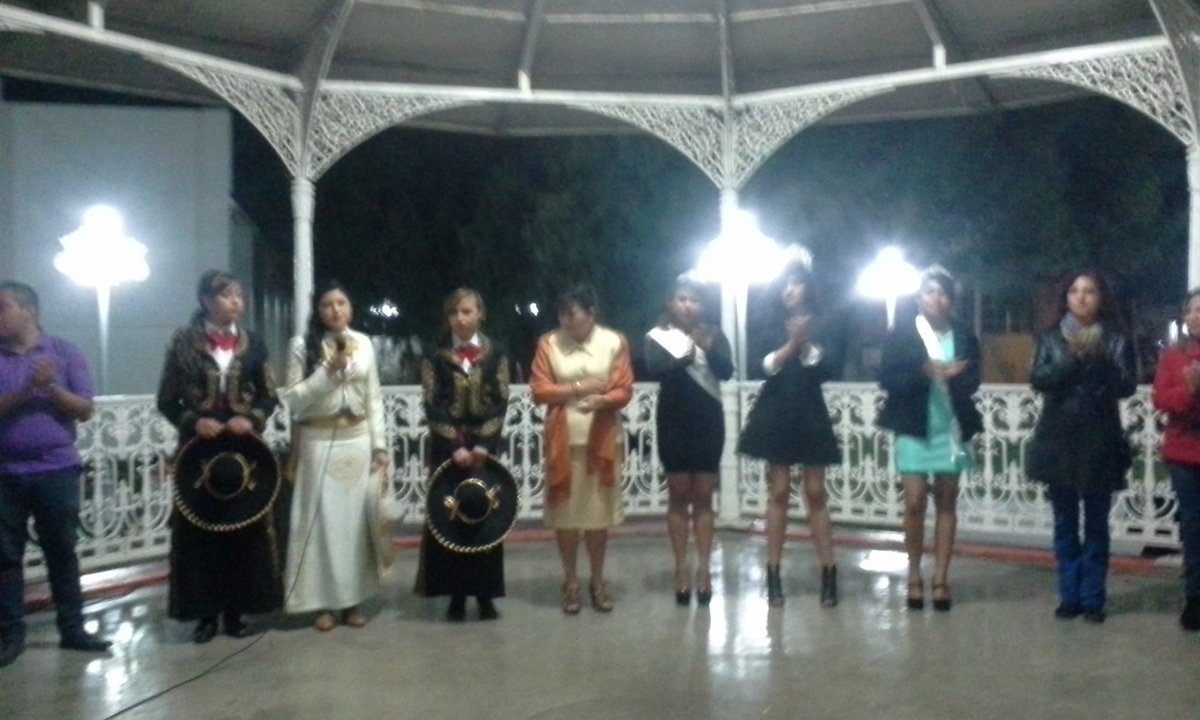 Presentación de Reina y Princesas en la Col. Benito Juárez <a href="/UDR_Tizayuca/">UDR Tizayuca</a> <a href="/omie_0824/">Roble</a> <a href="/OctavioMontielB/">Octavio Montiel B.</a> @SOPOTHIDALGO_