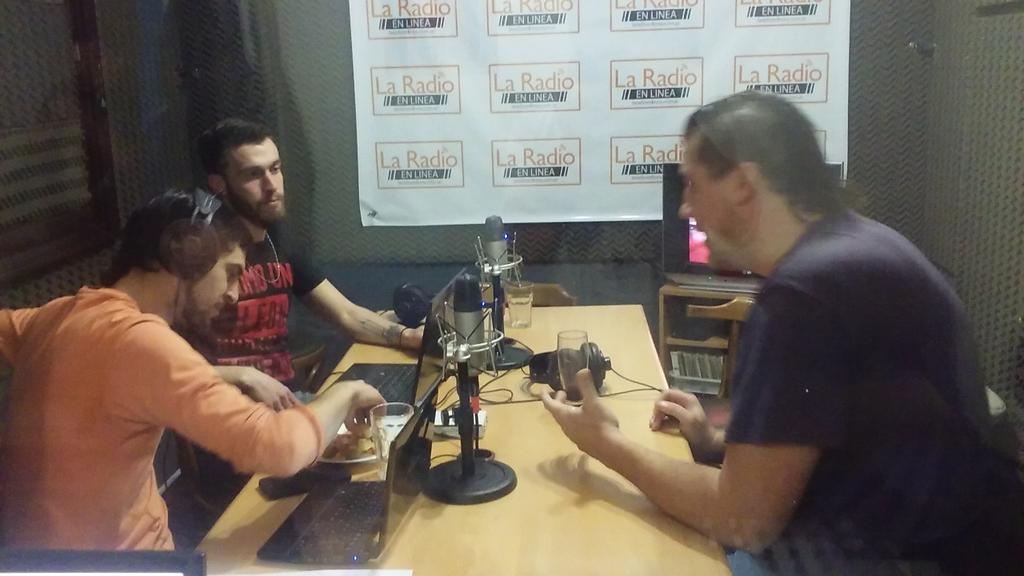 radioloquede's tweet photo. Seguimos con #Adrian @RadioOtraVuelta En minutos tel con @SupersuIogha !! #programa116 https://t.co/7kUQRZxhiF https://t.co/oAos7aBJC0