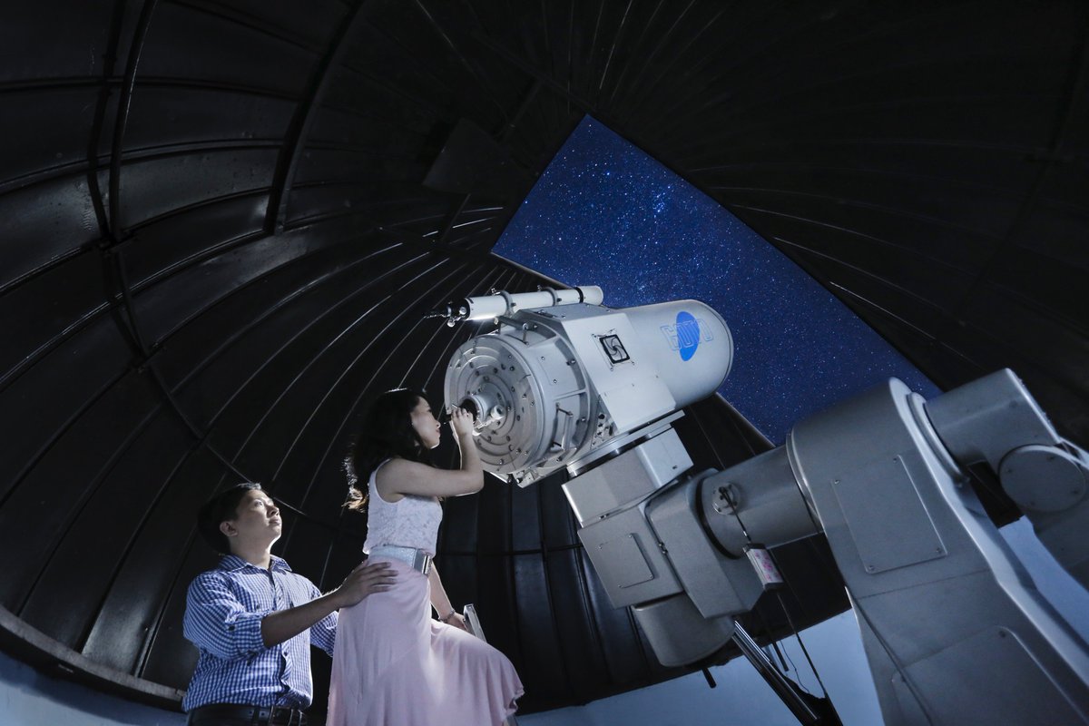 megapixels04's tweet photo. I Love You to the moon and back.
#engagementshoot #prenupph #prenupshoot #prenuptial #stars #telescope #lovewins https://t.co/VTouIfAbVX