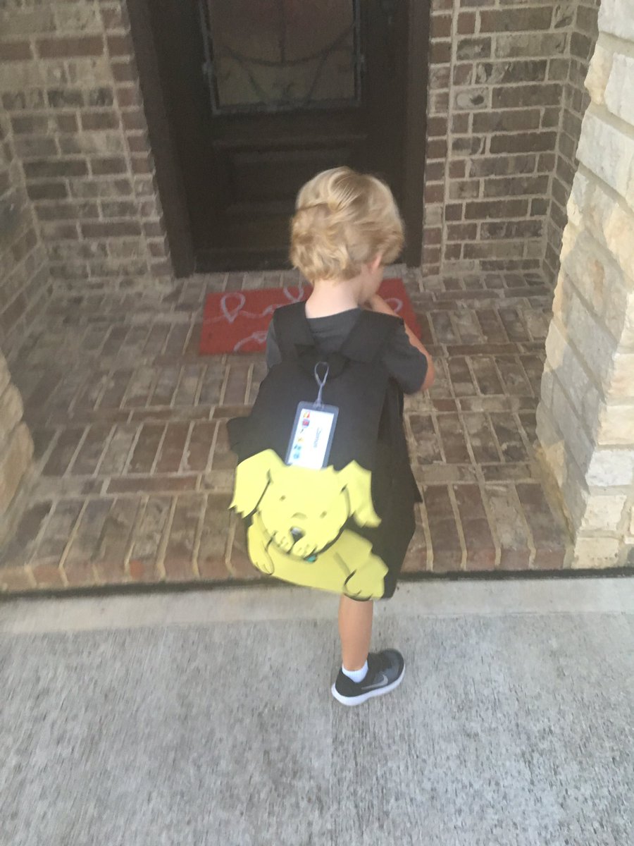 BellaCadelago's tweet photo. My little nugget started school today 😭 https://t.co/LcpeCka6Ea