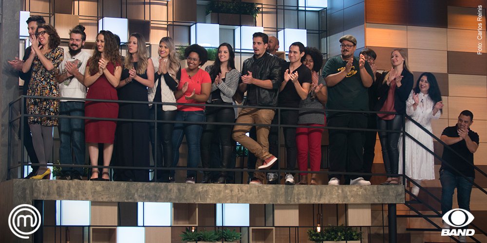 masterchefbr's tweet photo. A cozinha do #MasterChefBR está lotada novamente! Parece que foi ontem que tudo começou... https://t.co/bhEHZFKQmb