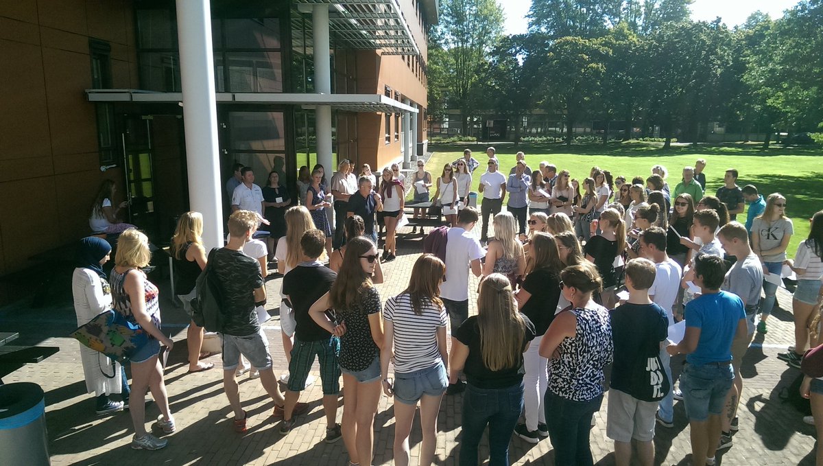 Een grote enthousiaste groep eerstejaars kreeg een warm welkom bij #fhke <a href="/Paboeindhoven/">FontysPABO Eindhoven</a>