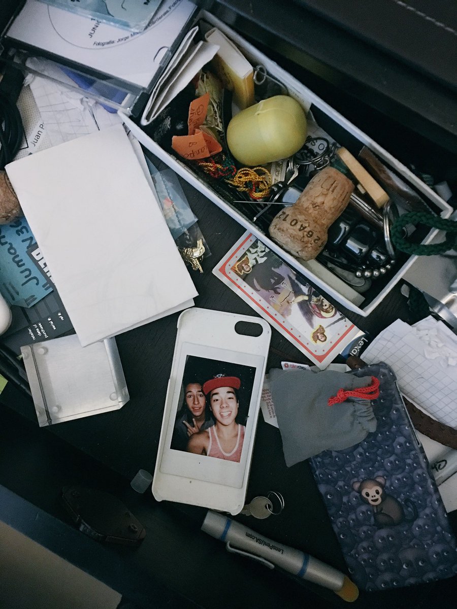 JuanpaZurita's tweet photo. Lo que encontré limpiando mi cajón #Tb https://t.co/2Udn0yUs4u