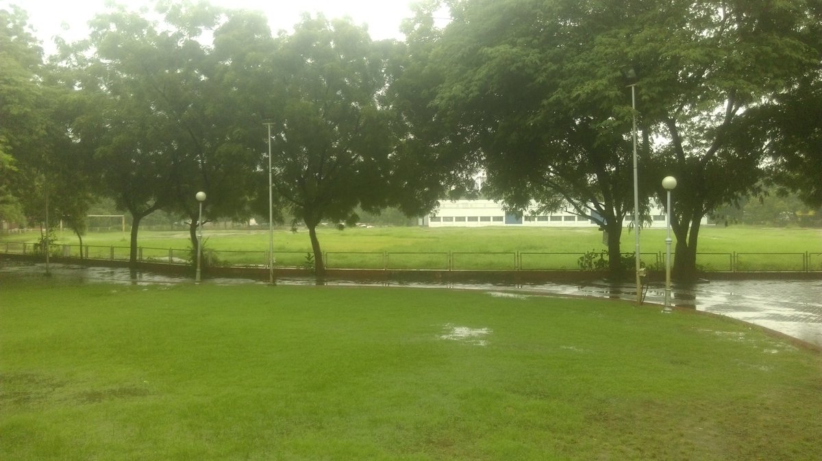 HLICofficial's tweet photo. #Monsoon2016 and campus. https://t.co/AWlSKoO2Oc