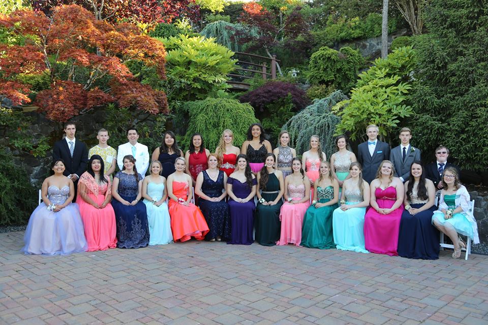 Micha1223Micha's tweet photo. -#TBT to graduation- https://t.co/uoj0W9Y8nd