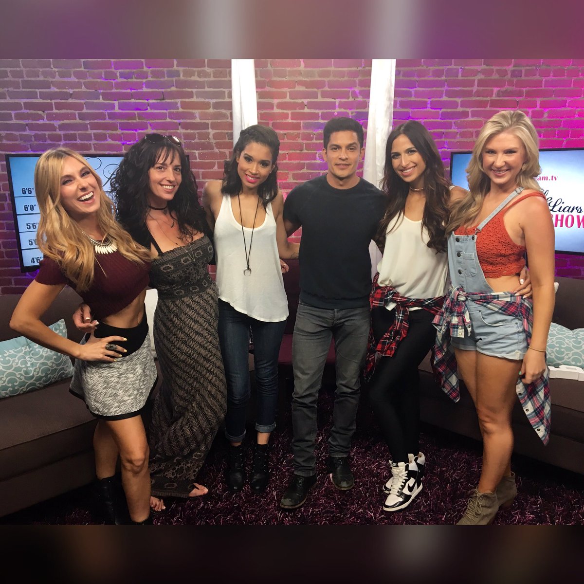 jetcitymuse's tweet image. So much fun w/@IamNickGonzalez tonight on #PLLAS 💖 #PLL #DetectiveMarcoFurey #Sparco #PrettyLittleLiars