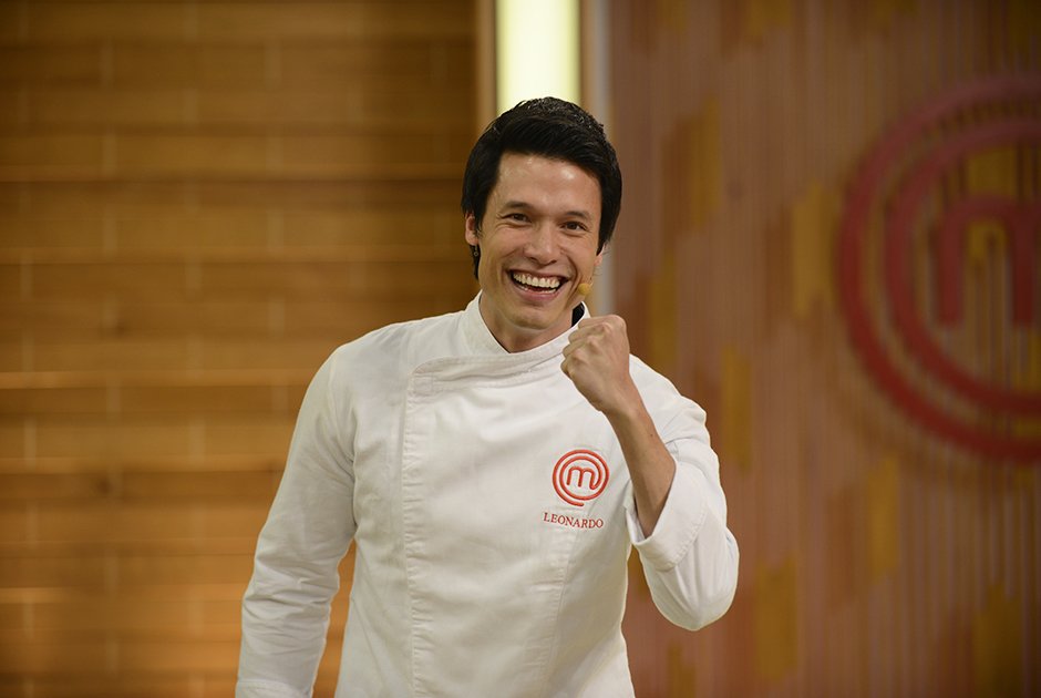 sitedaband's tweet photo. Leonardo vence terceira temporada do MasterChef #MasterChefBR https://t.co/jEvo31J00G https://t.co/3ZuHe4o2ja