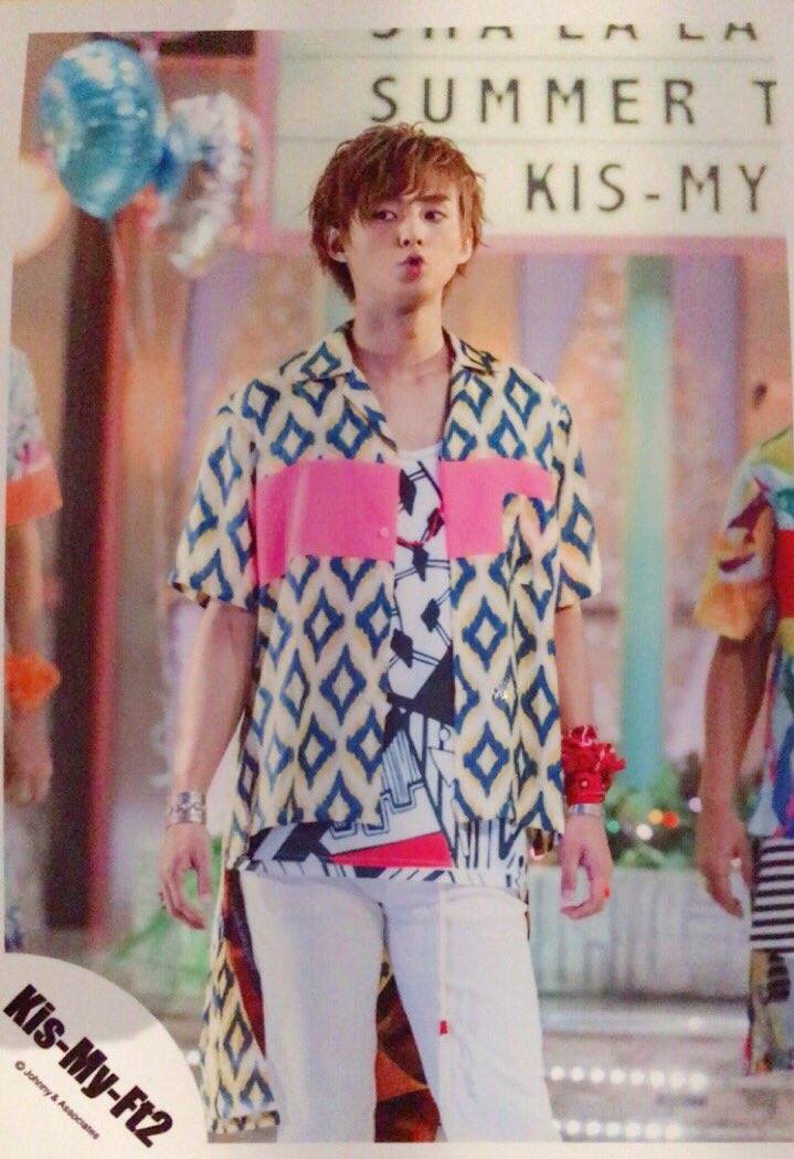 __sayayan_Lu4e's tweet photo. ジャニショ 新写真(8/24)
シャララMVオフショ
藤ヶ谷太輔
北山宏光
藤北

1枚ずつ

#キスマイ
#ジャニショ https://t.co/FxKmUHI6UG