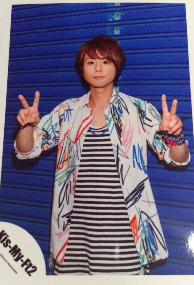 __sayayan_Lu4e's tweet photo. ジャニショ 新写真(8/24)
シャララMVオフショ
藤ヶ谷太輔
北山宏光
藤北

1枚ずつ

#キスマイ
#ジャニショ https://t.co/FxKmUHI6UG
