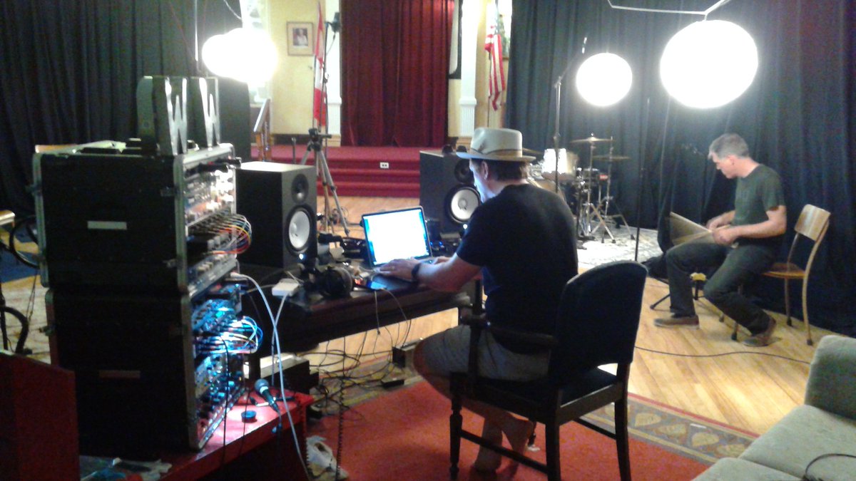 BronxCheerleadr's tweet photo. Finishing off drums at @theWOWsound tonight. #popupstudio #hellinarocket https://t.co/bgbi3ydWMI