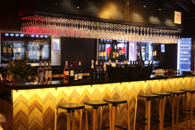 TalkMagazineSH's tweet image. Have a happy hump day with @bottlesxo shanghai.talkmagazines.cn/issue/2016-07/…