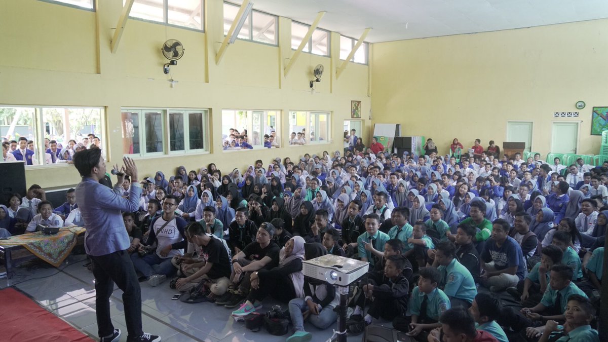 Moektito's tweet image. Hari ini di SMAN 1 Glagah, BANYUWANGI Banyak juga Kreator keren tidak terekspose di Banyuwangi #LoopKePo #LOOP_ID