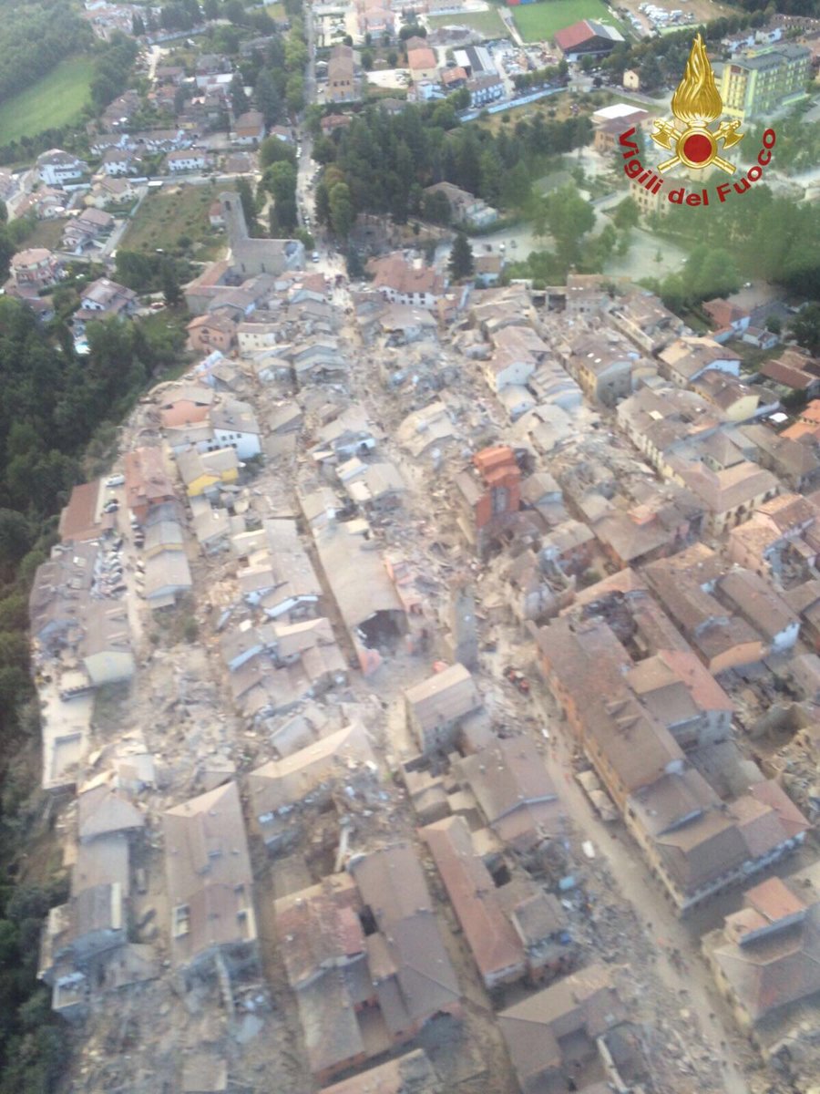 6.2 Shallow Earthquake Hits Central Italy - Towns Just Collapsed CqmwySTWgAAU_b9