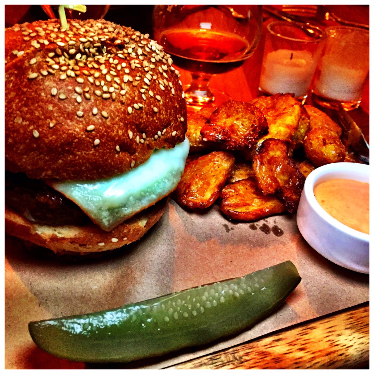 Queensroomnyc's tweet photo. Wagyu Beef Burger
#60BeansKitchen
Dinner from 5:30pm, Tuesday-Sunday
https://t.co/9MeeoDvO6V https://t.co/8ddB92ZXtf