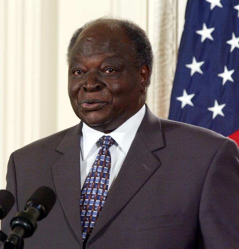 ananse_s_e_m's tweet photo. BREAKING: Mwai Kibaki Awarded Nobel Peace Prize Award 2016 https://t.co/6splCE20NR https://t.co/R8ly6Szpay