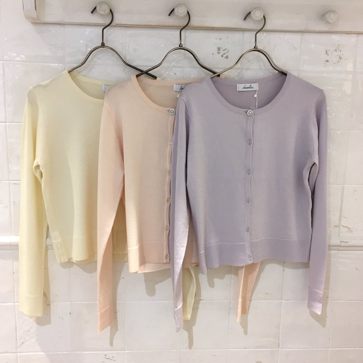 Dazzlin 池袋ルミネ 池袋ルミネ店人気ランキング ベスト3のご紹介です 気になる商品はお早めにチェック 1位 フリルネックノースリニットワンピース 2位 ベーシッククルーネックカーディガン 3位 ラッフルデニムaラインワンピース Dazzlin 池袋ルミネ 池袋ルミネ店人気ランキング ベスト3のご紹介です 気になる商品はお早めにチェック 1位 フリルネックノースリニットワンピース 2位 ベーシッククルーネックカーディガン 3位 ラッフルデニムaラインワンピース