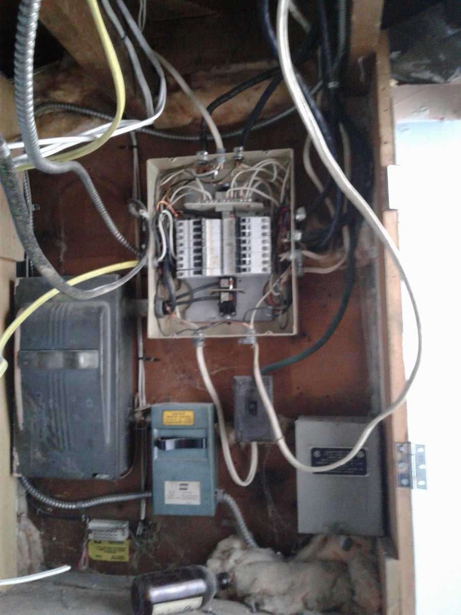 A2electrician's tweet photo. Looks like your electrical panel?..
Then contact us now and let us help! https://t.co/azLKbE9UH3