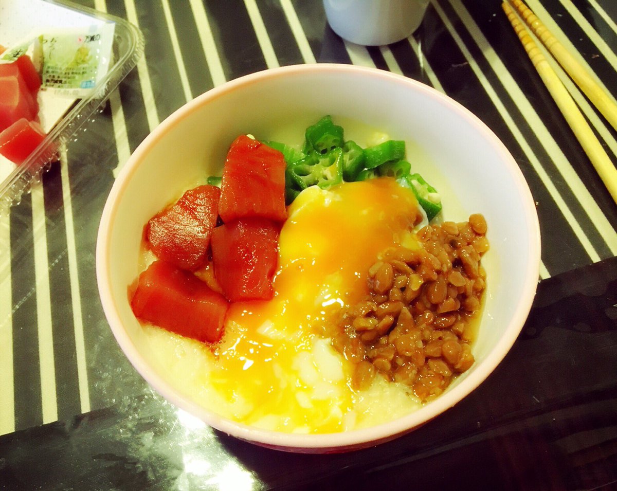 大戸屋のばくだん小鉢が好きすぎて気付いたらオクラ茹でてた…大体黄身割った時がピーク。下は豆腐、夜ごはん🍝 https://t.co/j1gPt1Gc5E