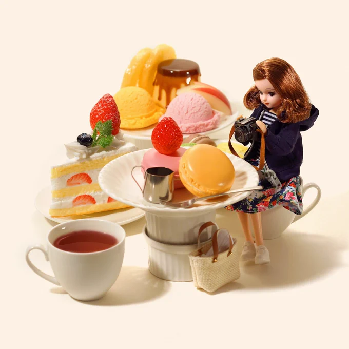 「甘いものは別腹」
 
#LiccAホリデー #licca #リカちゃん
『リカちゃん人形』に大人向けシリーズが登場
第4弾のテーマは「ボタニカルホリデー」
詳しくはサイトをチェック!
https://t.co/Z7SJ4BGfYa 