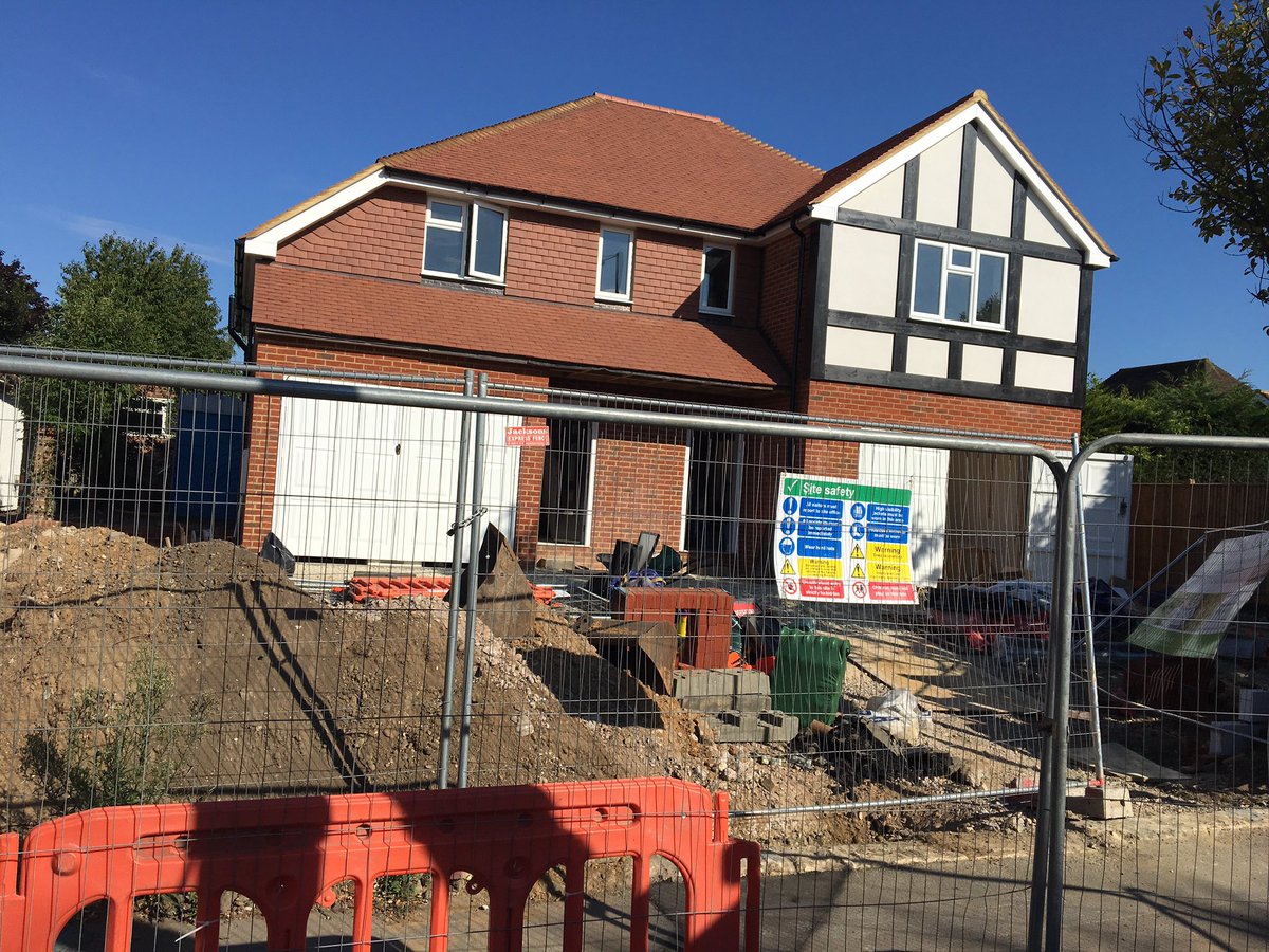 BelowGroundDW's tweet image. Another new sewer connection in Bexley for a new development. #buildingbritain