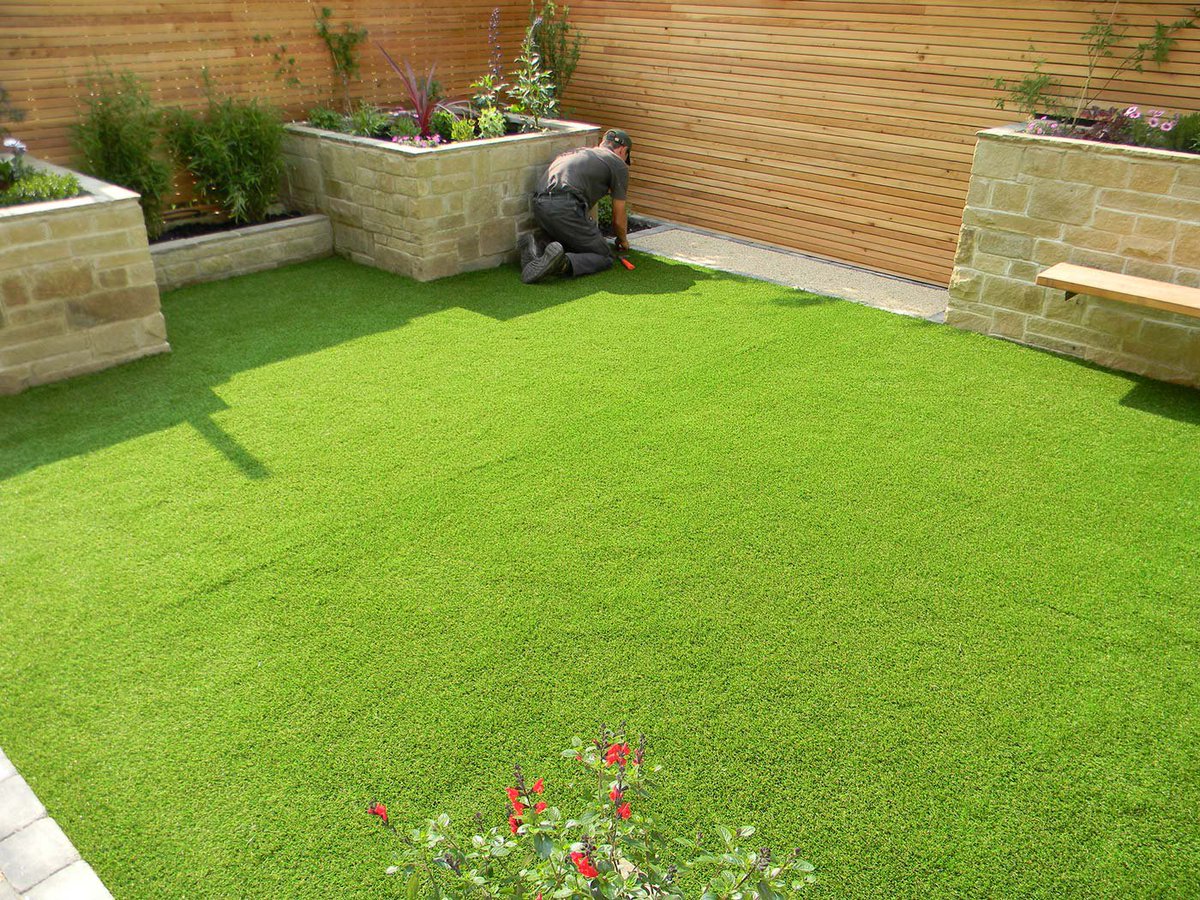 fantasticmedia's tweet photo. Check out the recent #website we launched for Bespoke Grass https://t.co/cMwHvcJspQ #artificalgrass #webdev https://t.co/X6KWN8ApFY