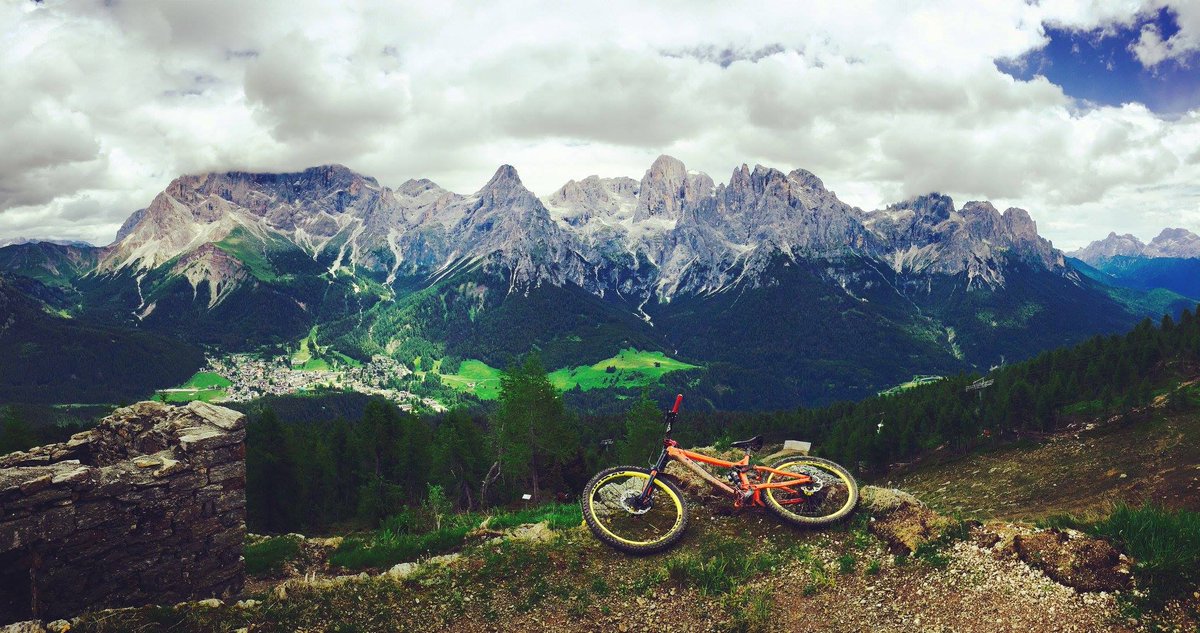 BahumerBeer's tweet photo. Astonishing landscape of #SanMartinodiCastrozza. We all would be there with @RiccardoBrussa.
#bahumer#mtb #dolomiti https://t.co/tl2Bk55bco