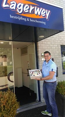 Vanochtend namens Rien Bouman van CMC een heerlijke taart  van bakkerij 't Haverland gekregen. Top !!!