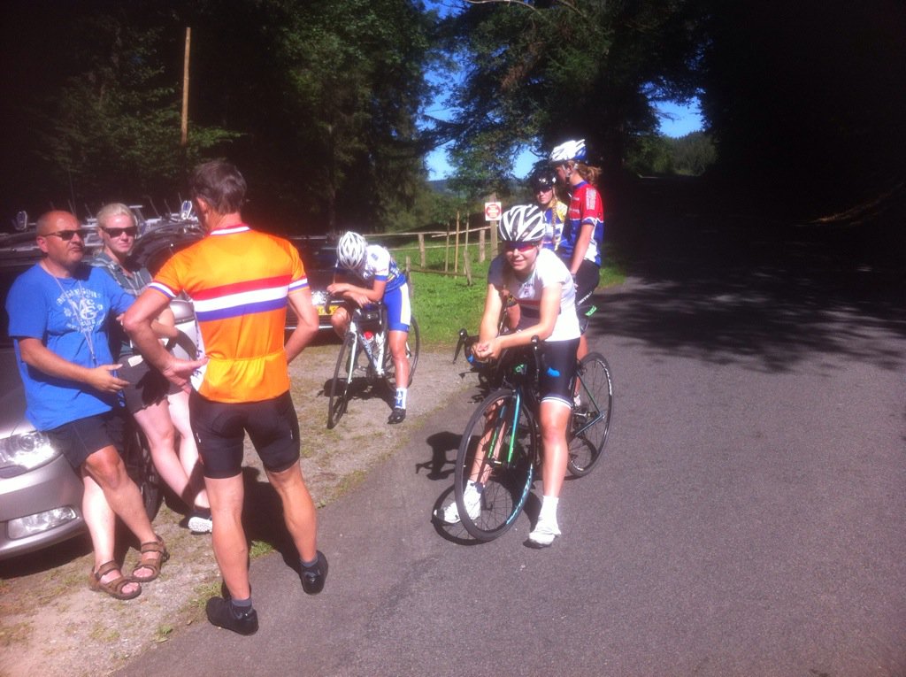 henkhospes56's tweet photo. Concentratie voor de klimtijdrit De Wanne @SponsorFryslan @KNWU RAP dagen https://t.co/anjsqSl9zb