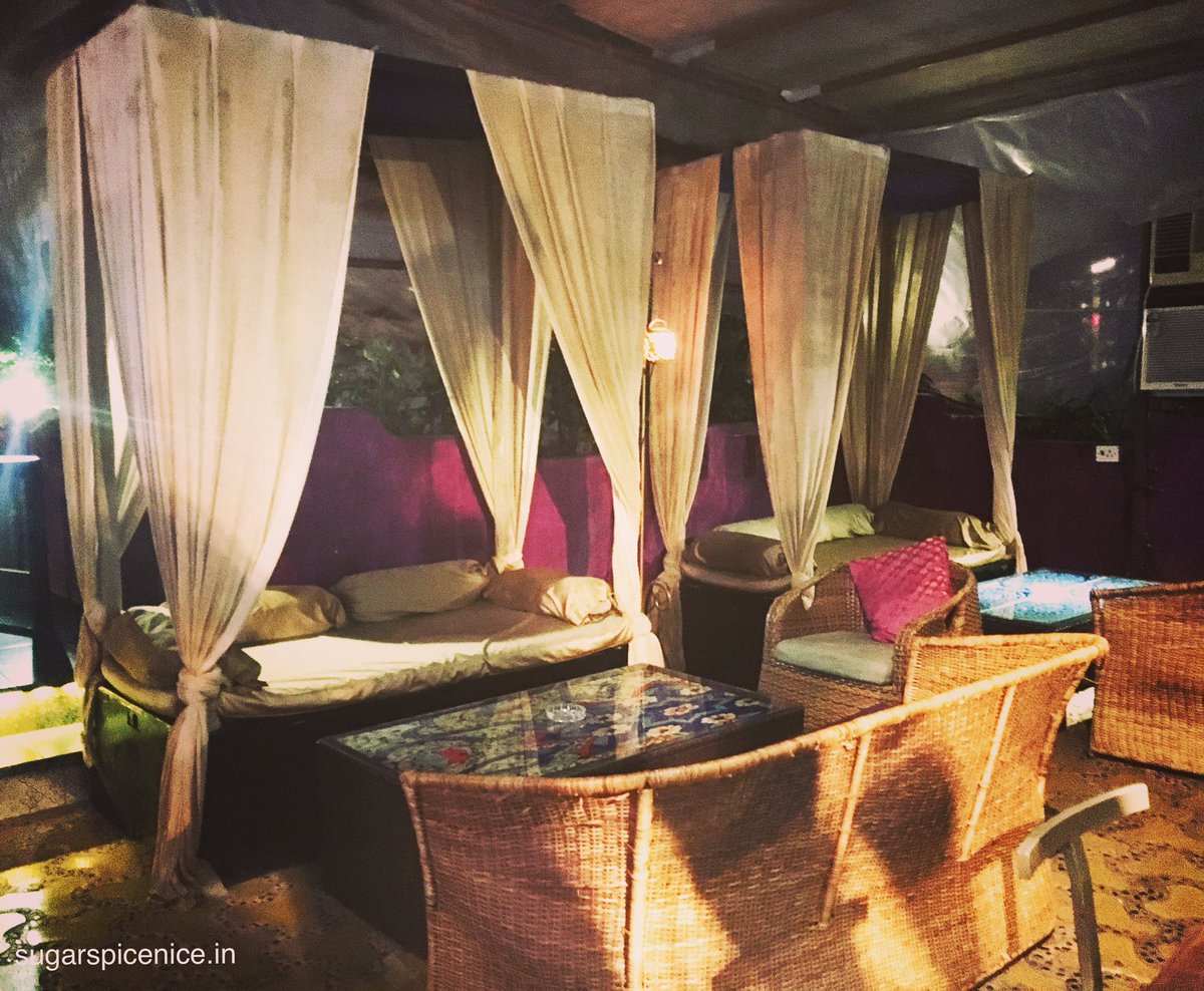 sugarspicenice8's tweet photo. Rooftop places are my thing ๐ @Baraesti
#sheesha #hukka #openair #rooftop #baraesti #tardeo #mumbai #food #drinks https://t.co/ys9TqizqRr