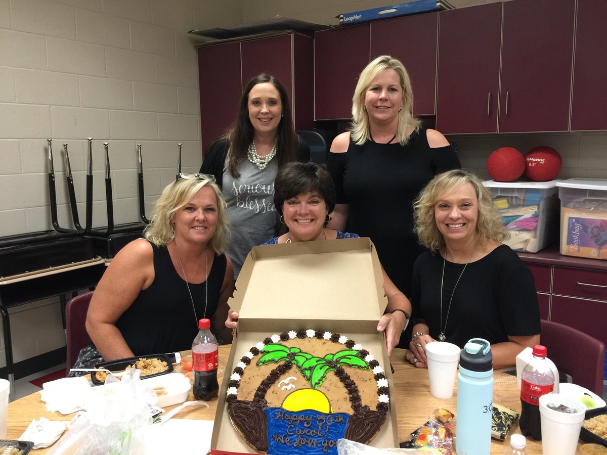 CMCSIWarriors's tweet photo. Happy 50th Birthday to Mrs. Duncan!  It's fun celebrating as a Warrior! 🎉 @teach23 #1stgraderocks https://t.co/BKZlEKhS3c