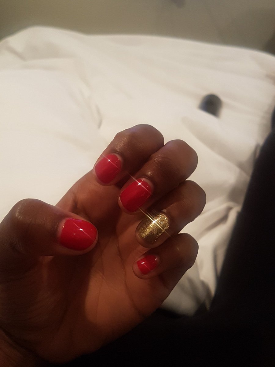 Jodiegibsonx's tweet photo. @AliceeTravis thanks how nice are they 💅😍 #TourNails https://t.co/zzjhpATiWW