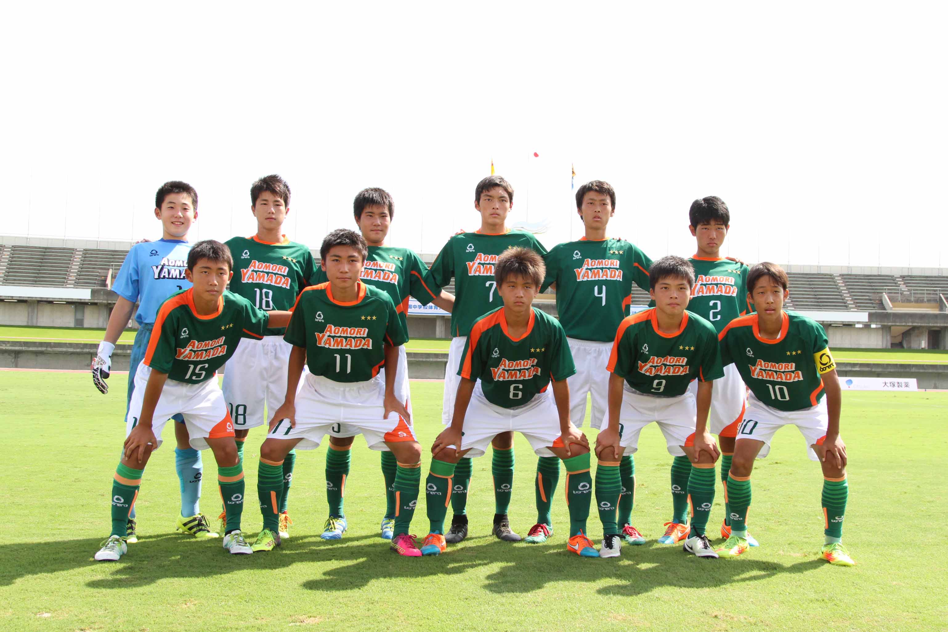 Aomori Goal 第47回全国中学校サッカー大会は本日準決勝が行われ 3年連続4回目の優勝を目指す青森山田中 が 2 1で吉岡町立吉岡中に勝利し決勝進出 暁星国際中との決勝戦は 明日25日 富山県総合運動公園陸上競技場にて10時キックオフです T Co