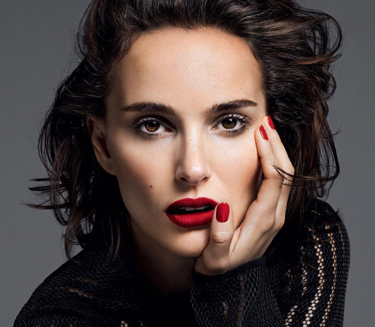 Natalieportman Com On Twitter A Natalieportman Headshot To Knock You On Your Ass Https T Co Edv6p4gaez