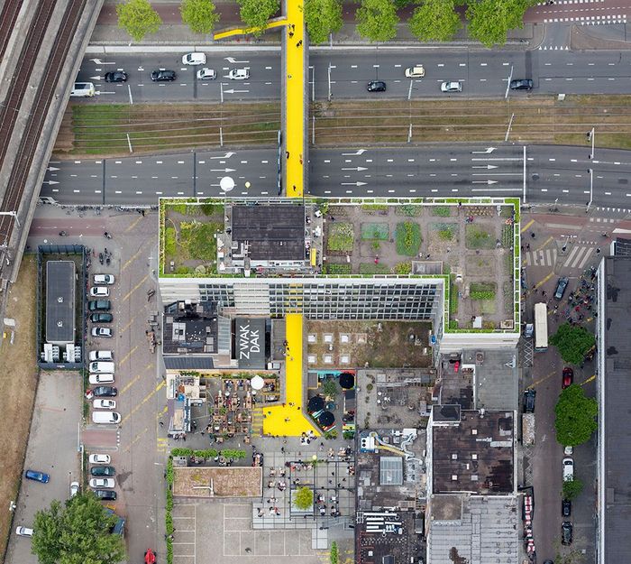 Salvage operation by Dutch architect/activist ZUS, shot by <a href="/OvanDuivenbode/">Ossip van Duivenbode</a> #ribajmorsels
ribaj.com/buildings/the-…