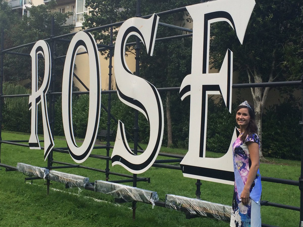 RoseofTralee_'s tweet photo. 2016 #RoseofTralee Maggie McEldowney 😊🌹 https://t.co/oMMyQ2DqJ9