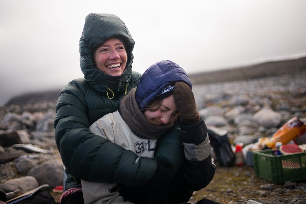 moneyforchange_'s tweet photo. It’s 3° C (36° F) so the obvious day for a picnic on the beach. I’m
trying to keep Gaia warm. #Emma #ArcticHome https://t.co/o4ttxbor7q