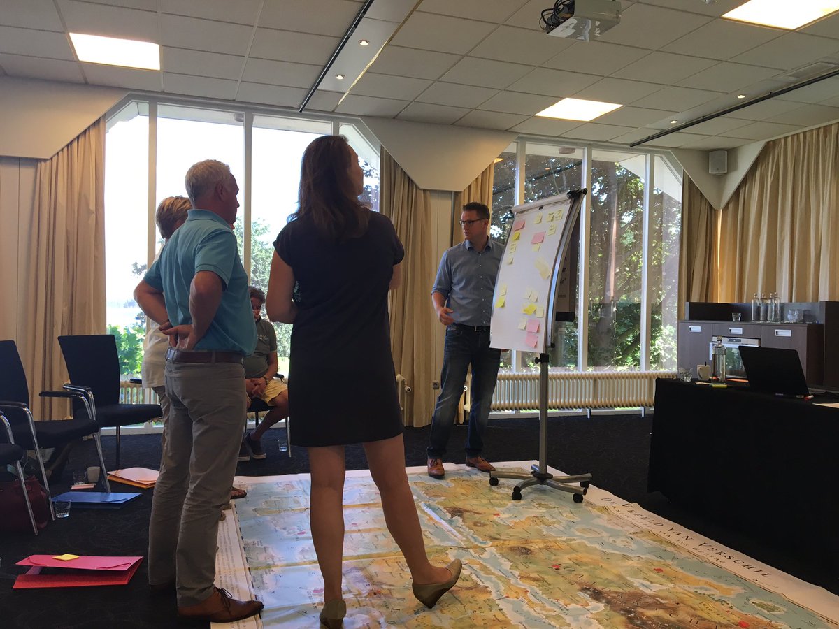 Pink Coat tweet media