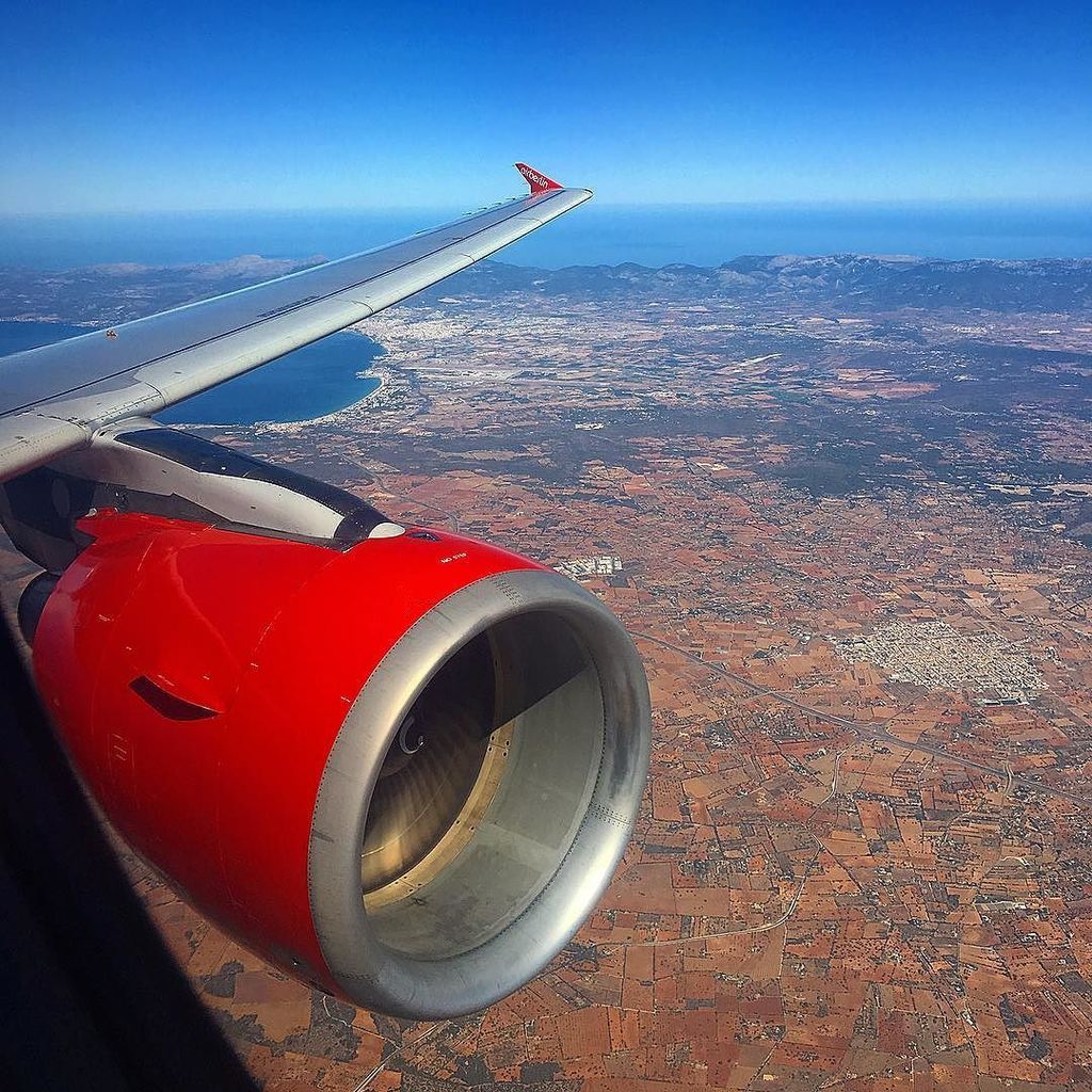 svhennig's tweet photo. such a #beautiful #planeview from @airberlin #AB3375 @picsfromaplane #travel #reise #viewf… https://t.co/iOTOcio3HR https://t.co/KAPvAqbigN