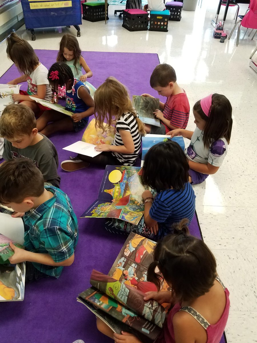 sondrob13's tweet photo. Readers working on their stamina in Kinder @SycamoreHills1 https://t.co/X89XcGgYQk