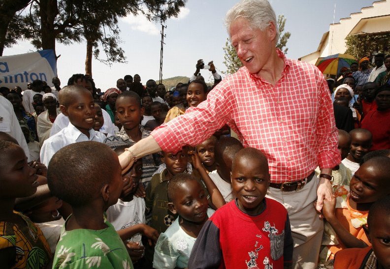 shewarnedus's tweet photo. Trump created a University to con ppl, Clintons created FDN 2 save lives but guess which MSM criticizes? @MSNBC @CNN https://t.co/wiaq398lvD
