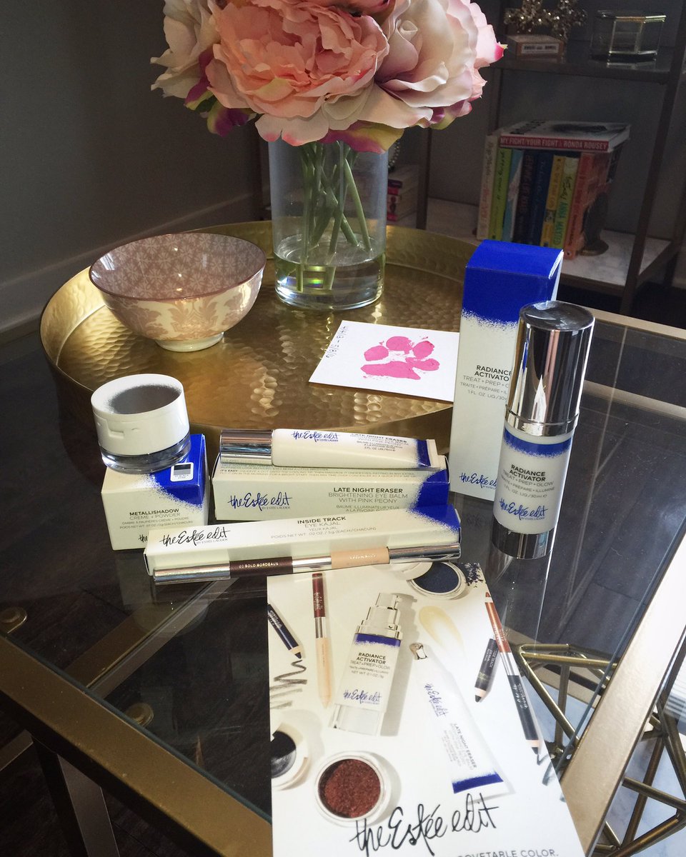 redbev88's tweet photo. Discovered a new line I'm  obsessed with! Thank you @Influenster @InfluensterVox @theesteeedit #TheEsteeEdit https://t.co/WMhU7FpNTn