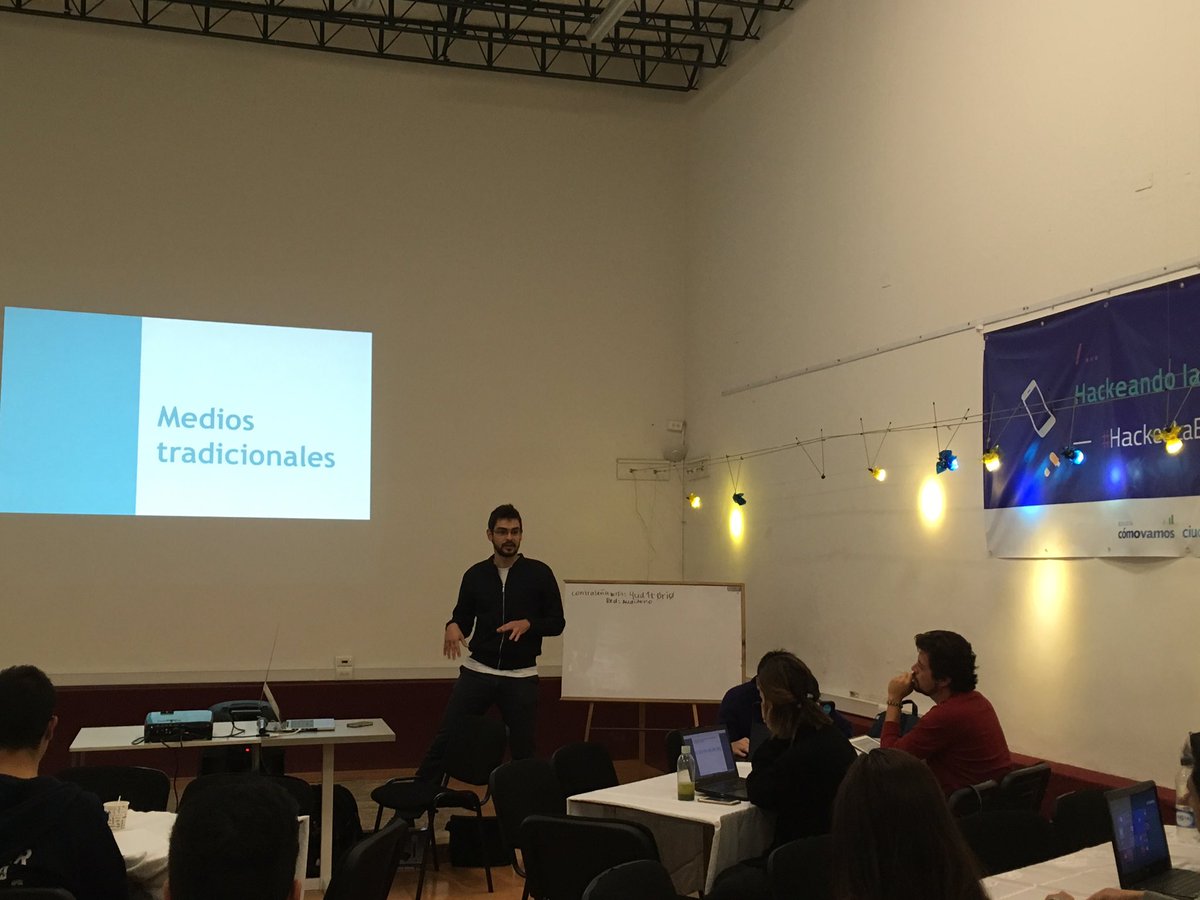 fundcorona's tweet image. Hoy estamos en #hackealaeducacion junto a @TodosEducacion explorando las posibilidades de datos abiertos