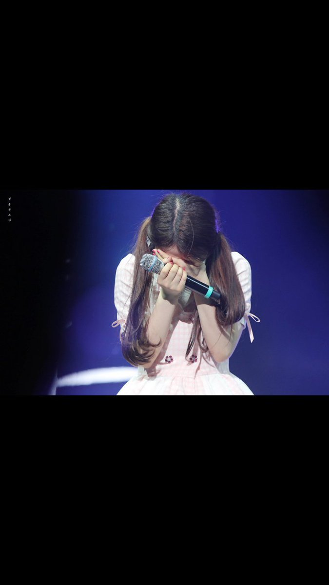 [#오마이걸 #재간승희 #승희] 

여러부들 우리 첫 콘서트에서 정말 감사드리구요. 그리고 저희는 열심히 하겠습니다, 잘 부탁드립니다. 사랑한다아아아~! ㅠㅠ💕