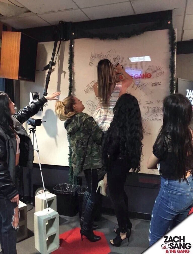 allyflashbacks's tweet image. remember when ally couldn't reach to sign