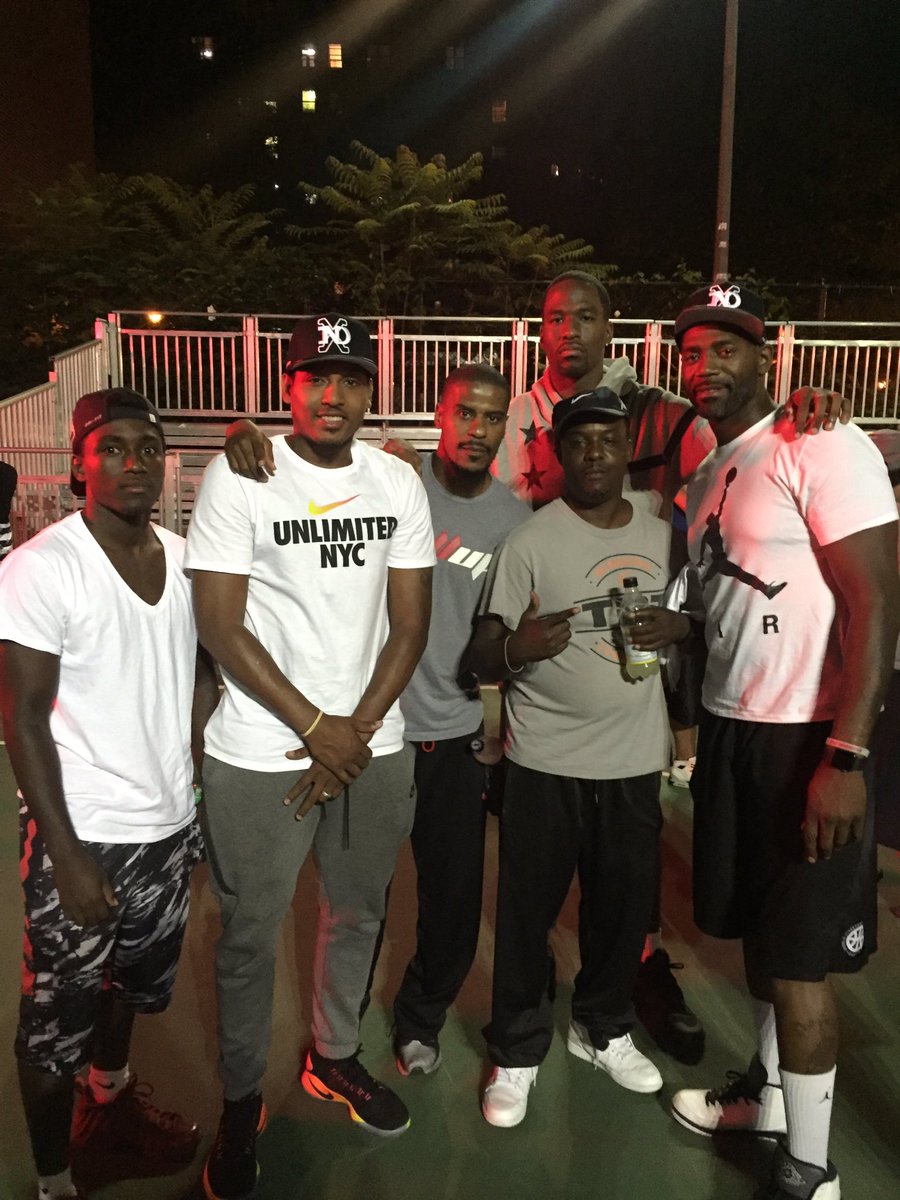 DaBiz12's tweet photo. "Always Reppin" #DaProgram #DDN/SeanBell @DDNSeanBell @WeAreDaBeast @Tuff_pg125 @NoDaysOff__LA @Rich_Blacman111 https://t.co/YznGGA6G1N