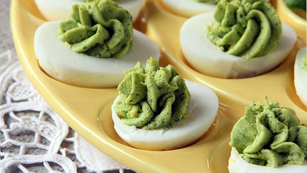 RecipesNet_Info's tweet image. Eggs stuffed with pesto recipesnet.info/eggs-stuffed-w…