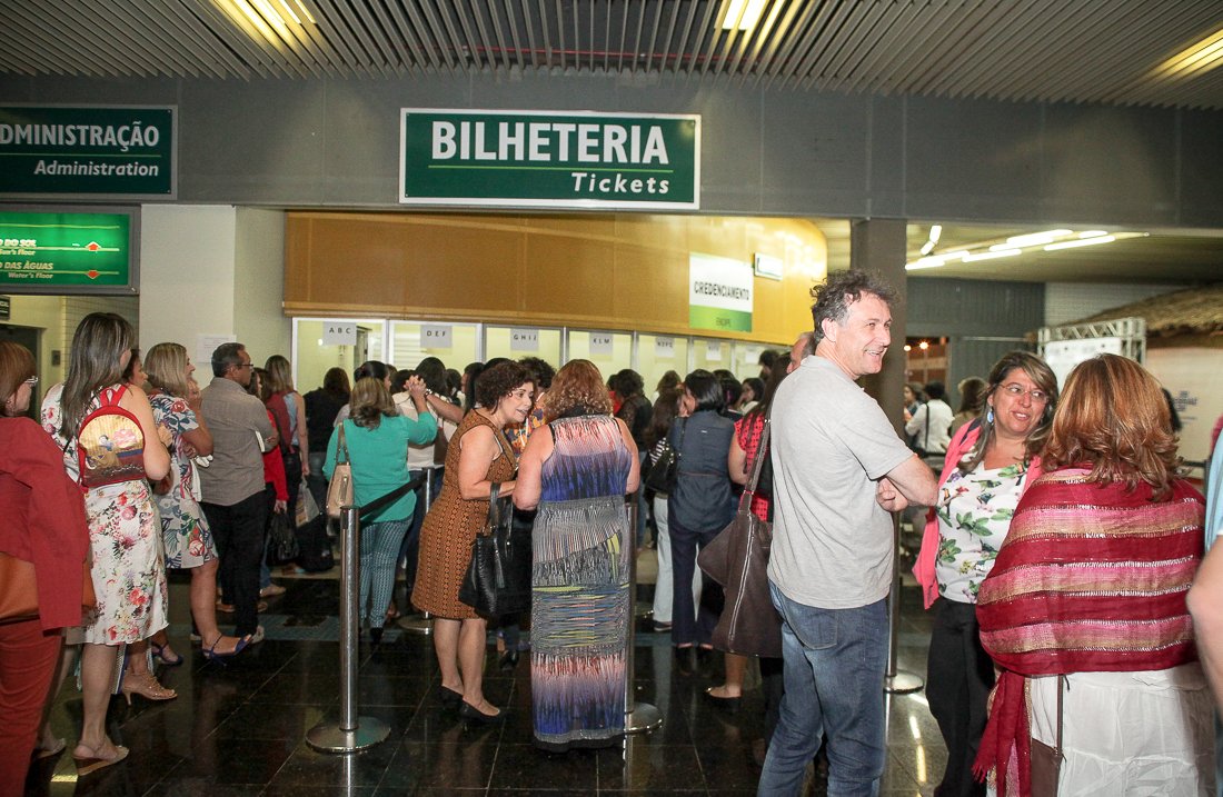 Endipe2016's tweet image. Foi grande a participação na abertura do Endipe 2016. Mais de 1500 pessoas prestigiaram a solenidade.