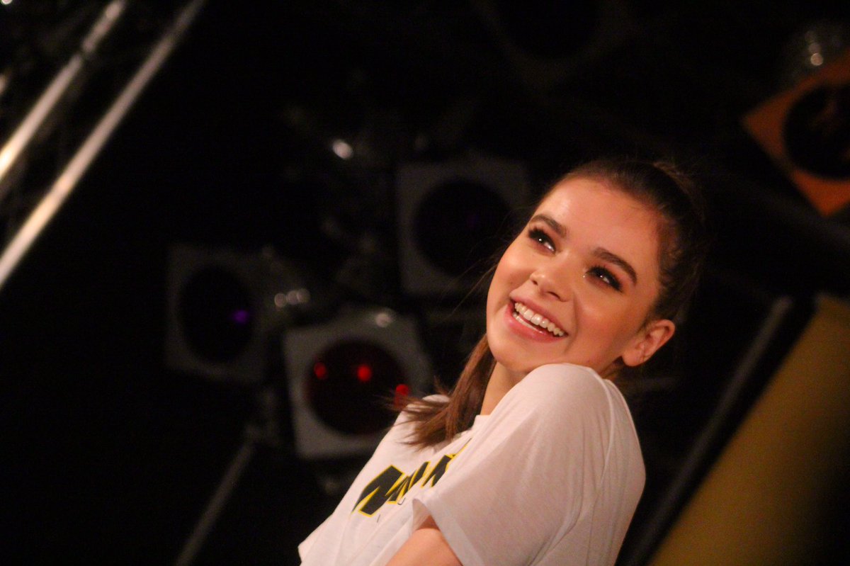 GoddesHailee96's tweet photo. Her smile is my favorite thing in the entire World ❤️❤️ https://t.co/qOoq9SYTpV